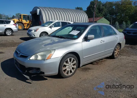 2007 Honda Accord 3.0 Ex z USA, uszkodzony, nr VIN 1HGCM66577A091457